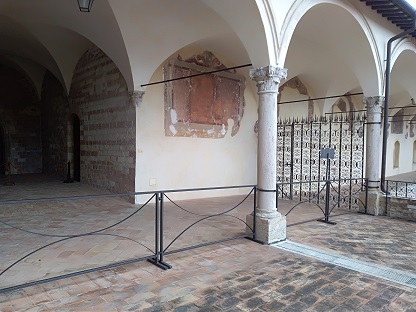 Assisi - bazilika svatého Františka - klášter